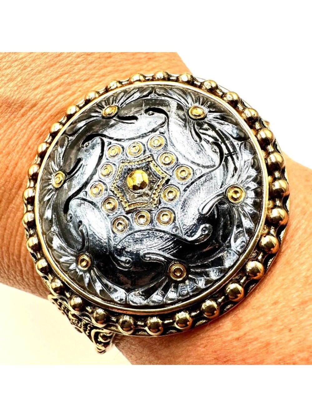 Amy Kahn Russell Womens Bracelet Bronze Glass Medallion Cuff 7 Inch Adjustable